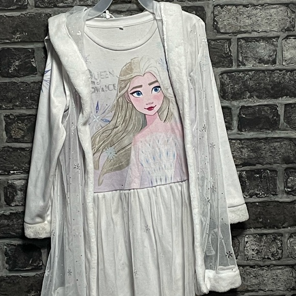 Disney frozen Elsa nightdress with gown. Size 5T